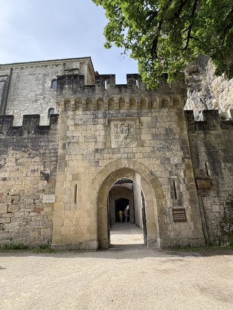Entrée du sanctuaire